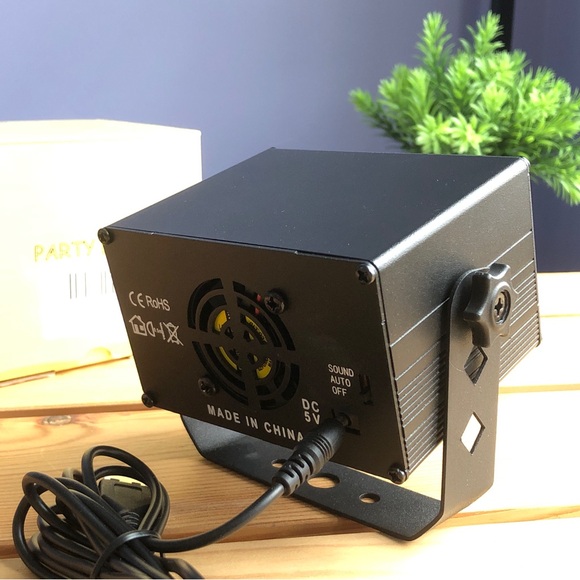 ⚡️ USB Powered LED Laser Party Light with remote control - Picture 8 of 17